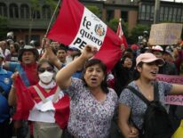 El largo camino legal para convocar elecciones anticipadas en Perú