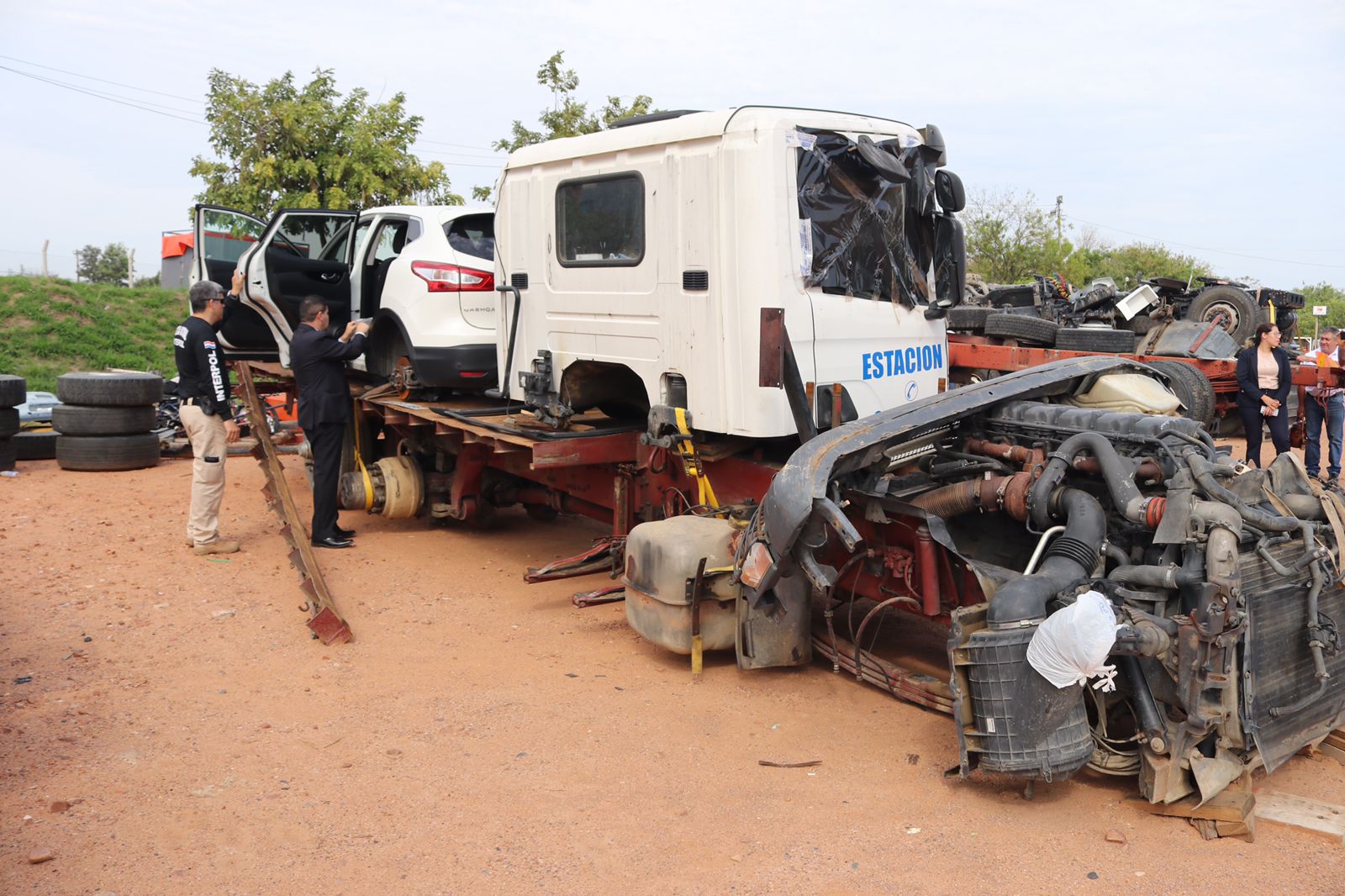 Interceptan en Paraguay contenedores con auto presuntamente robado en España